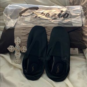 Capezio  agility/ tumbling/ dance shoes BNWT. 💐🌺